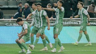 Banfield cambió los insultos por festejos en 18 minutos.