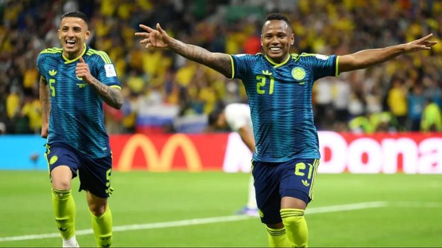 Campaz selló el triunfo en el debut de su selección.