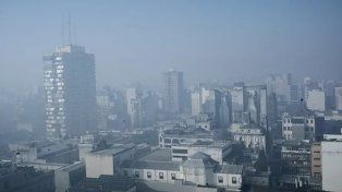 Humo y cielo despejado. Las quemas también contribuyen a la falta de precipitaciones.