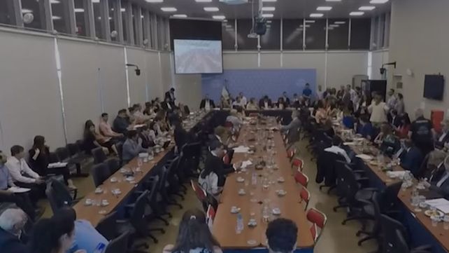 La reunión conjunta de las Comisiones de Legislación General y Finanzas.