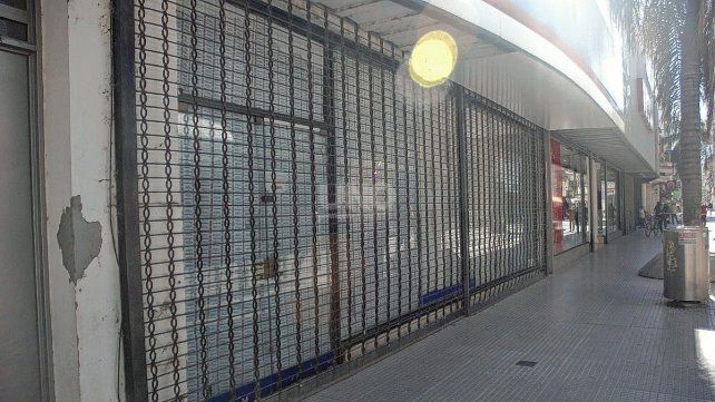 Locales desocupados sobre Peatonal San Martín.