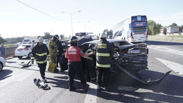 Choque múltiple en Circunvalación y Presidente Perón con dos heridos