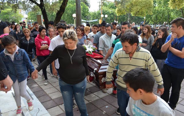 Con profundo dolor