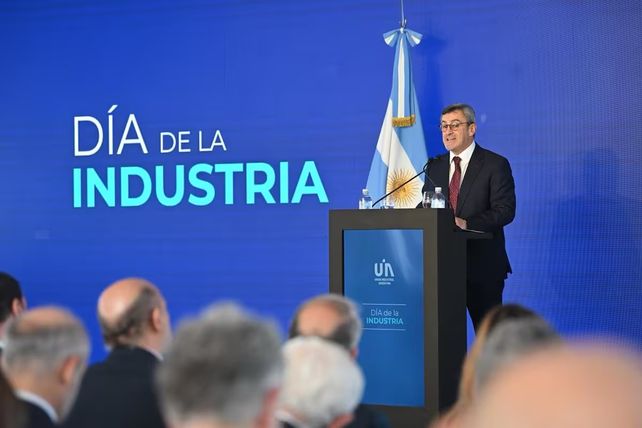 El presidente de la UIA