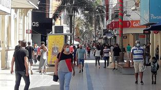 Qué pasa con el comercio este fin de semana largo: ¿cómo trabajarán?