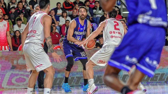 Riachuelo jugó un gran partido ante el defensor del título