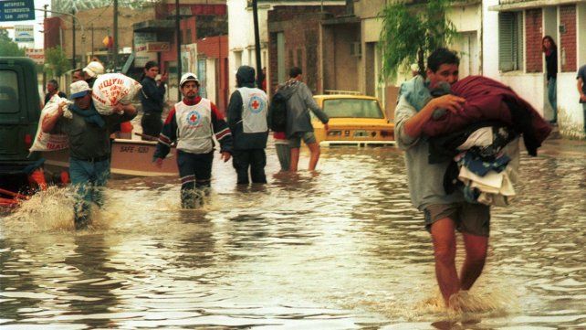 El largo camino de los inundados del 2003 llega a su fin en la Corte. Foto: Eduardo Seval.