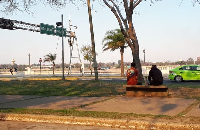 [Galería de fotos] Alta circulación de la población en espacios públicos este sábado