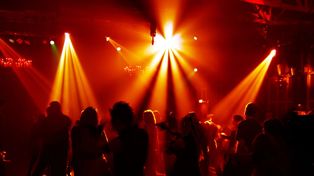 Volvió a su casa, se encontró con una fiesta con 600 chicos, discutió con ellos y murió de un infarto