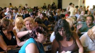 La propuesta para los docentes lleva a 4.000 pesos el sueldo inicial