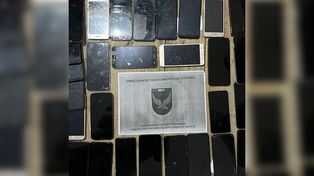 Otra vez incautaron celulares en una requisa en la cárcel de Coronda