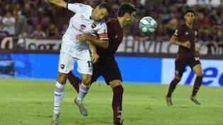 Puso la cabeza. Maximiliano reg&oacute; la cancha de esfuerzo y aunque no tuvo la claridad de otras veces, tambi&eacute;n hizo su aporte.