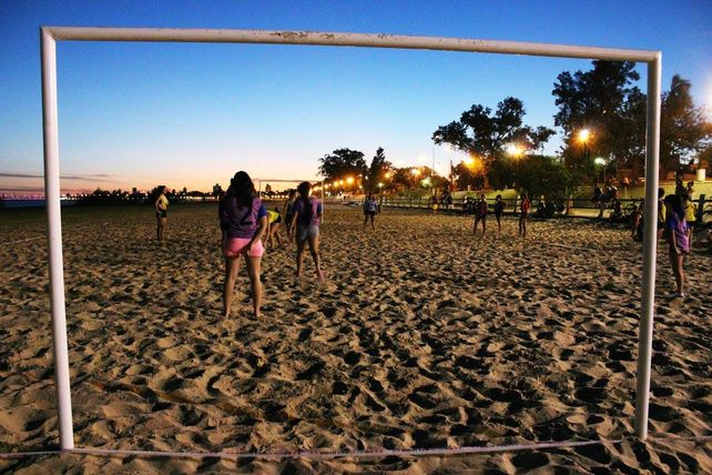 Un picadito de fútbol en defensa de los derechos de las mujeres