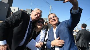 Es una obra que comenzamos en plena pandemia y la terminamos en tiempo récord, dijo Alberto Fernández en Catamarca, donde entregó viviendas.