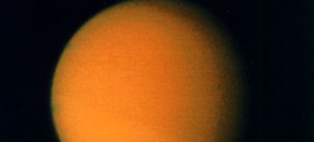 Existen reservas de petr&oacute;leo en Tit&aacute;n, la luna del planeta Saturno