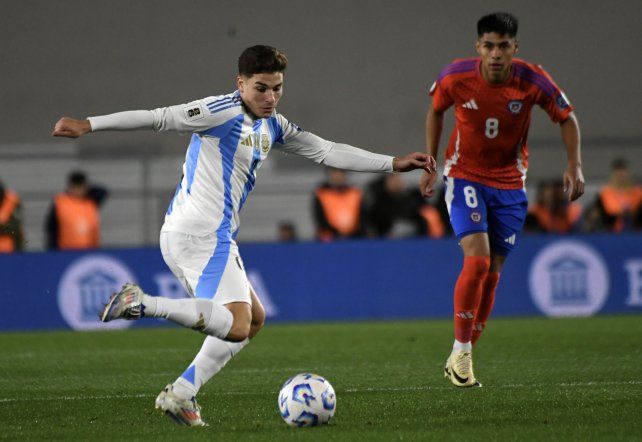 Julián Álvarez titular en Argentina.