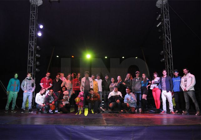 La gran familia del circo VareKay. / José Busiemi.