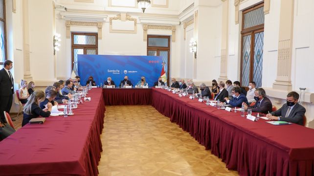 Con asistencia perfecta de los tres poderes santafesinos deliberaron en la Junta Provincial de Seguridad