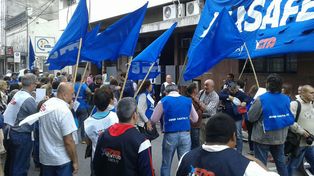 Los docentes piden que se traslade el aumento de los activos a los jubilados