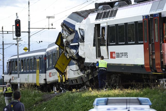 Suiza: 44 heridos en colisión de trenes
