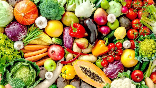 Las frutas con fundamentales para una alimentación sana y también pueden ayudar a bajar de peso