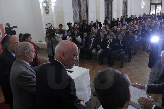 Para Bonfatti, el nuevo Puerto de Santa Fe cambiará el eje geopolítico del país”