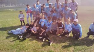 Unión. Los grandes llevaron a sus hijos para disfrutar a pleno el Día del Niño.