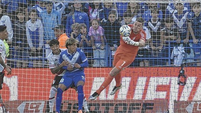 Empate sin goles y sabor amargo para River en Liniers.