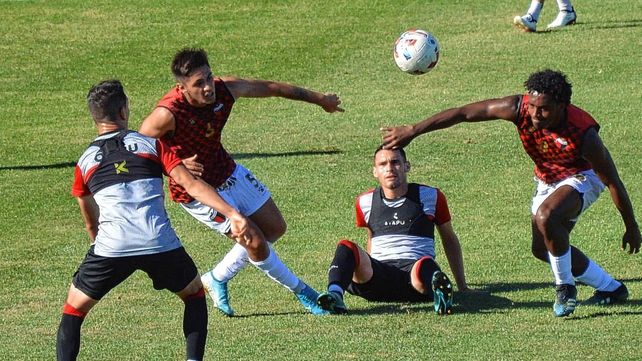Colón le ganó 2-0 a Patronato un amistoso en Paraná con goles de Leguizamón y Pierotti.&nbsp;