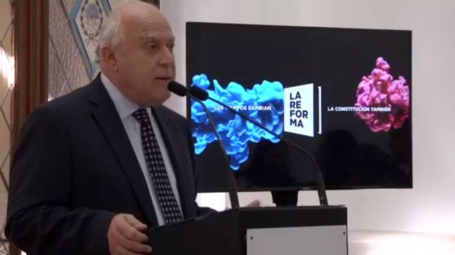 Lifschitz presentó la reforma constitucional y dijo que es un proyecto de provincia