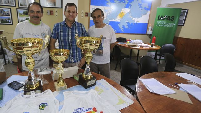 Los trofeos esperan por los más veloces.&nbsp;