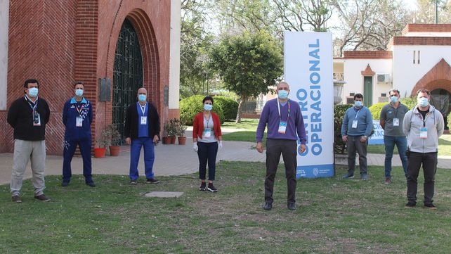 Los otros esenciales: historias de los voluntarios que trabajan en el centro de aislamiento