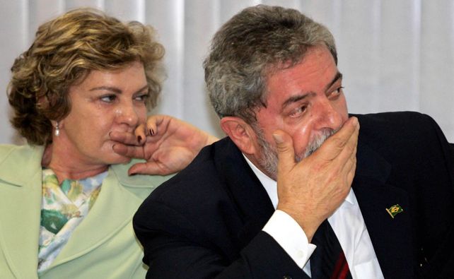 Inculpados. Lula y su esposa están en la mira por las costosas reformas de una vivienda en un balneario paulista.