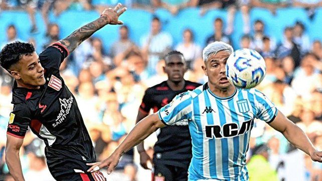 Racing perdió en Avellaneda y se aleja de la pelea por el título