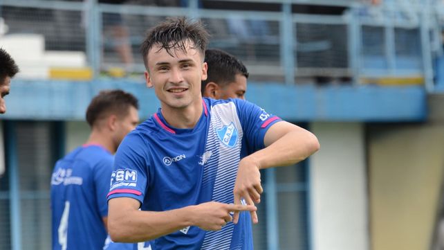 El goleador Salaíto. Thiago Bartalini piza fuerte en Argentino. Viene de convertir ante Victoriano Arenas y Sportivo Barracas.&nbsp; 