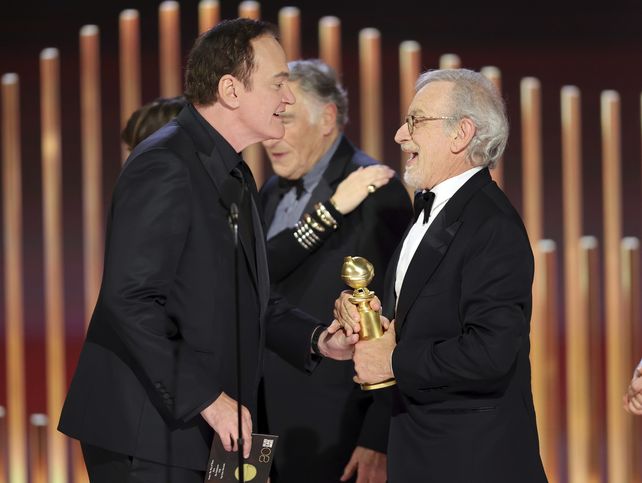 Tarantino junto a su admirado Steven Spielberg durante la pasada entrega de los Globos de Oro.