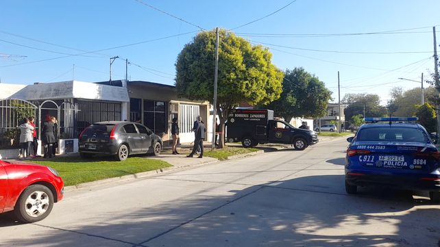 Personal policial trabaja en Juan José Paso al 1600