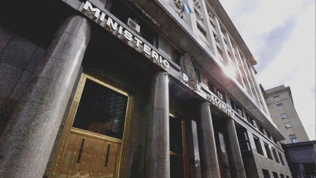 El nuevo ministro de economía tiene una tarea titánica