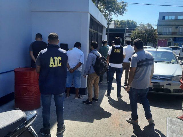 La entrega controlada se hizo en una estación de servicios de Pellegrini y Avellaneda.