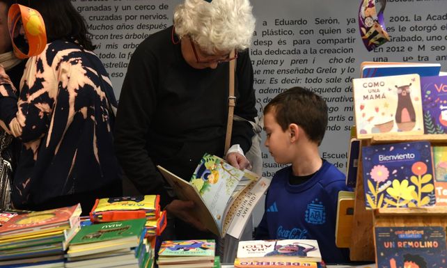 Rosario tiene por primera vez su feria del libro pensada especialmente para infancias y adolescencias.