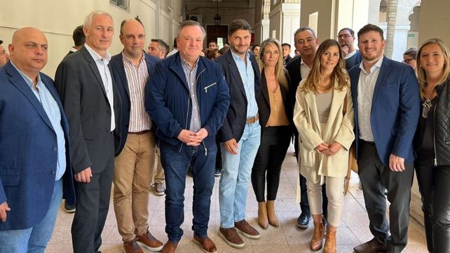 Javkin participó junto al resto de dirigentes de la oposición de un encuentro por la educación.