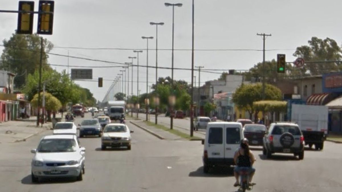 Una mujer que cruzaba la calle murió atropellada por un auto