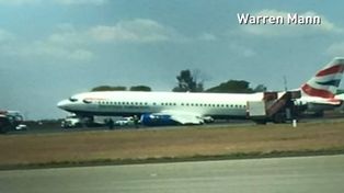 Pánico entre los pasajeros de un avión tras el colpaso del tren de aterrizaje cuando tocó pista