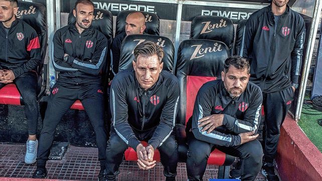 Facundo Sava muy aplaudido durante el partido ante Boca.
