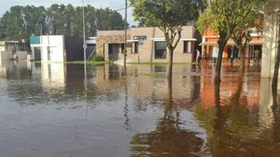Las lluvias inundaron a varias localidades del sur de la provincia de Santa Fe