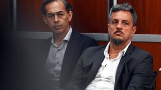 Pablo Torres Lacal (derecha) conducía a alta velocidad la lancha que chocó contra otra en el Tigre. Allí murieron el hijo de Storani, su ex esposa y un ocupante de otra embarcación.