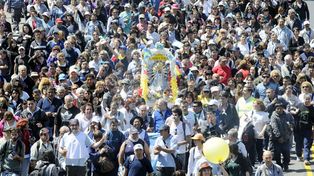 Extraordinaria concurrencia de fieles a la tradicional peregrinación a Luján