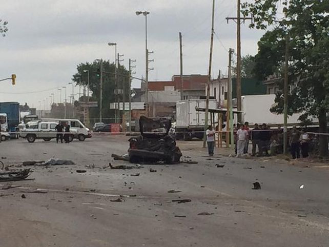 Primeras imágenes de la tragedia. Sucedió esta madrugada en Quilmes. (Foto de Twitter)