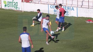 Manchot indicó que si bien la situación es difícil, Atlético Paraná todavía no está descendido. &nbsp; 