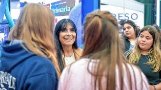 La vicegobernadora Alicia Aluani recorrió los stands de la edición 2024 del Becario Te Muestra.